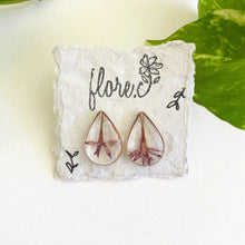 Load image into Gallery viewer, Flower in Teardrop Studs