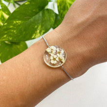 Load image into Gallery viewer, Flores Blancas Bracelet
