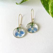 Load image into Gallery viewer, Blue Flower Drop