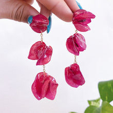 Load image into Gallery viewer, PRE-ORDEN Trinitarias Triples en Arete - Fushia
