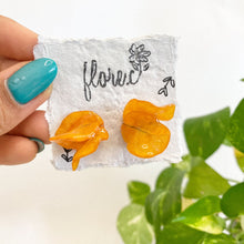 Load image into Gallery viewer, Trinitarias Mini en Studs - Peach Oscuro
