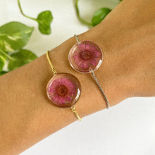 Load image into Gallery viewer, Purple Daisy Bracelet
