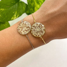 Load image into Gallery viewer, White Queens Anne Bracelet