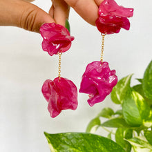 Load image into Gallery viewer, Trinitaria Doble en Arete - Fushia