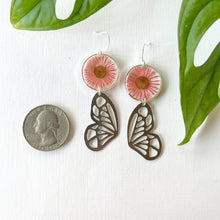 Load image into Gallery viewer, Silver Fly Away
