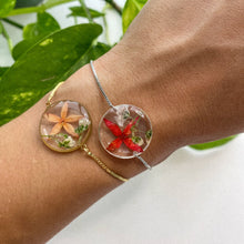 Load image into Gallery viewer, Cruz de Malta &amp; Baby Breath Bracelet
