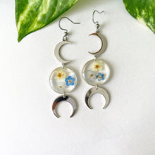 Load image into Gallery viewer, Forget-Me-Not Moons Flower
