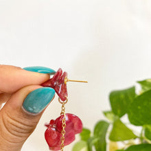 Load image into Gallery viewer, PRE-ORDEN Trinitarias Triples en Arete - Fushia
