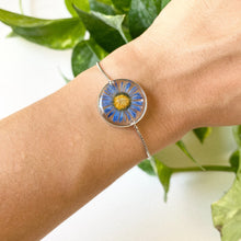 Load image into Gallery viewer, Blue Daisy Bracelet
