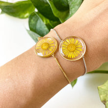 Load image into Gallery viewer, Yellow Daisy Bracelet
