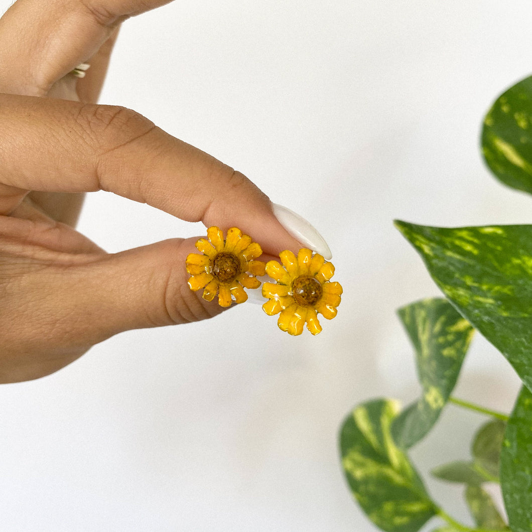 Wild Daisies Studs