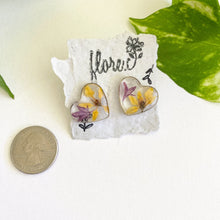 Load image into Gallery viewer, Flowers Heart Studs
