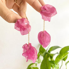 Load image into Gallery viewer, Trinitaria Doble en Arete - Fushia
