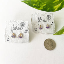 Load image into Gallery viewer, Trueno de Venus Mini Teardrop Studs
