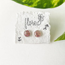 Load image into Gallery viewer, Heart Petals Small Circle Studs
