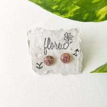Load image into Gallery viewer, Heart Petals Small Circle Studs
