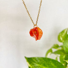 Load image into Gallery viewer, PRE-ORDEN Trinitaria Mini en Collar - Coral
